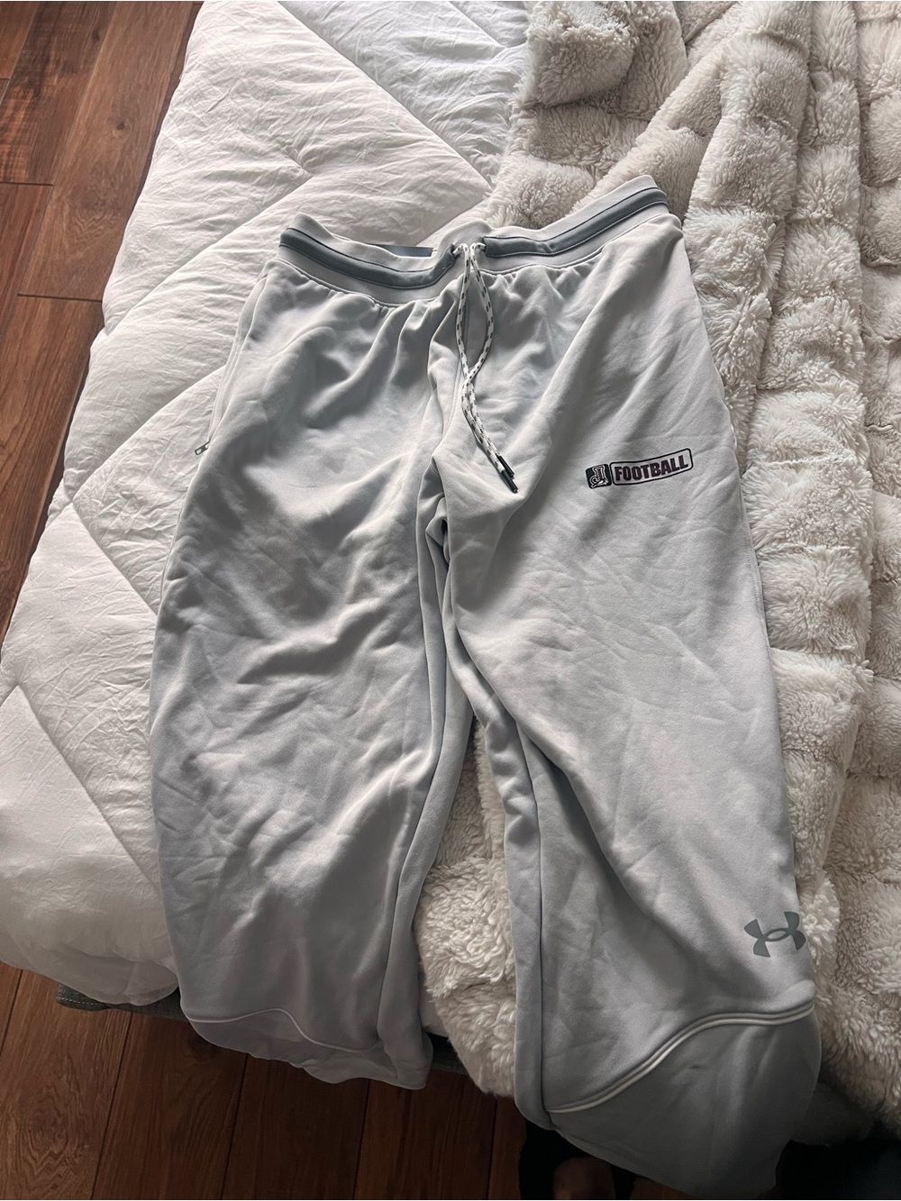 NEW W TAGS Under Armour Men’s Light Gray Football Sweatpants